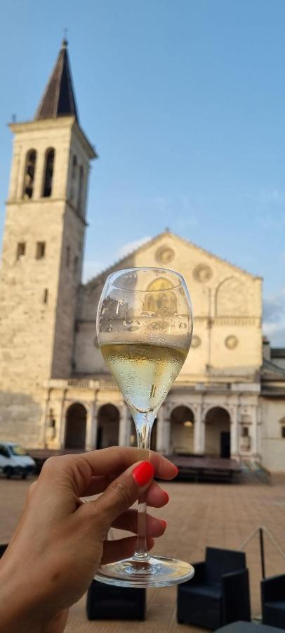 Appartement Sotto I Tetti Del Borgo à Spolète Extérieur photo