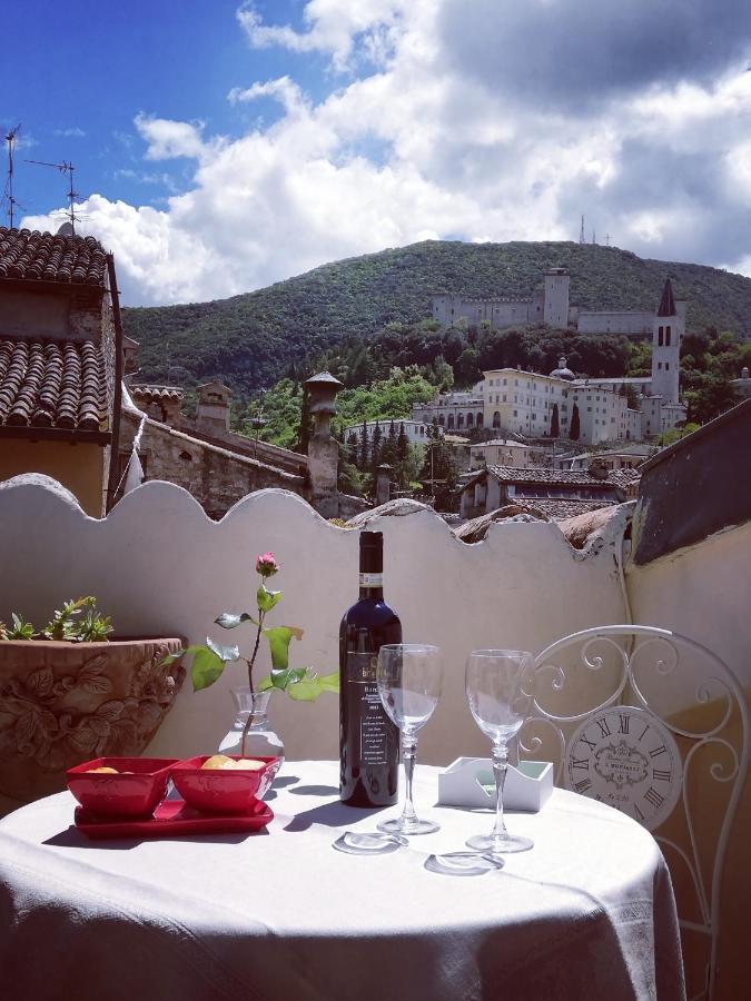Appartement Sotto I Tetti Del Borgo à Spolète Extérieur photo